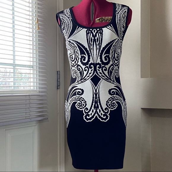 Guess women black and white sleeveless stretch knit bandage dress. Size M. Used - Picture 2 of 9